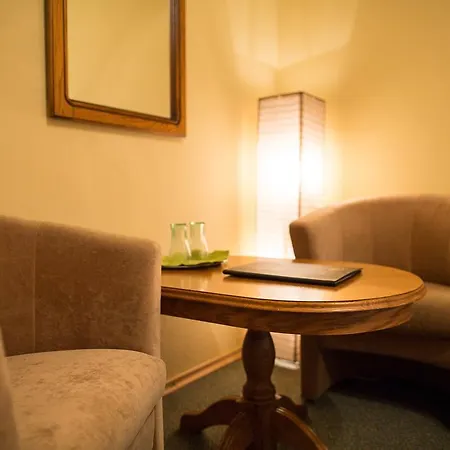 Satelit 3* Πιεστάνυ