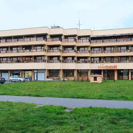 Satelit 3* Πιεστάνυ