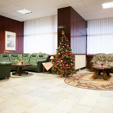 Ξενοδοχείο Satelit Πιεστάνυ